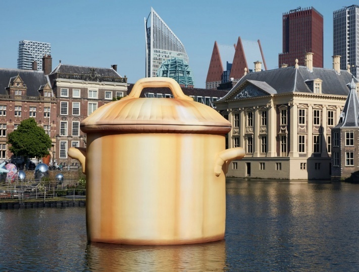 В Гааге установили надувные инсталляции нидерландских дизайнеров