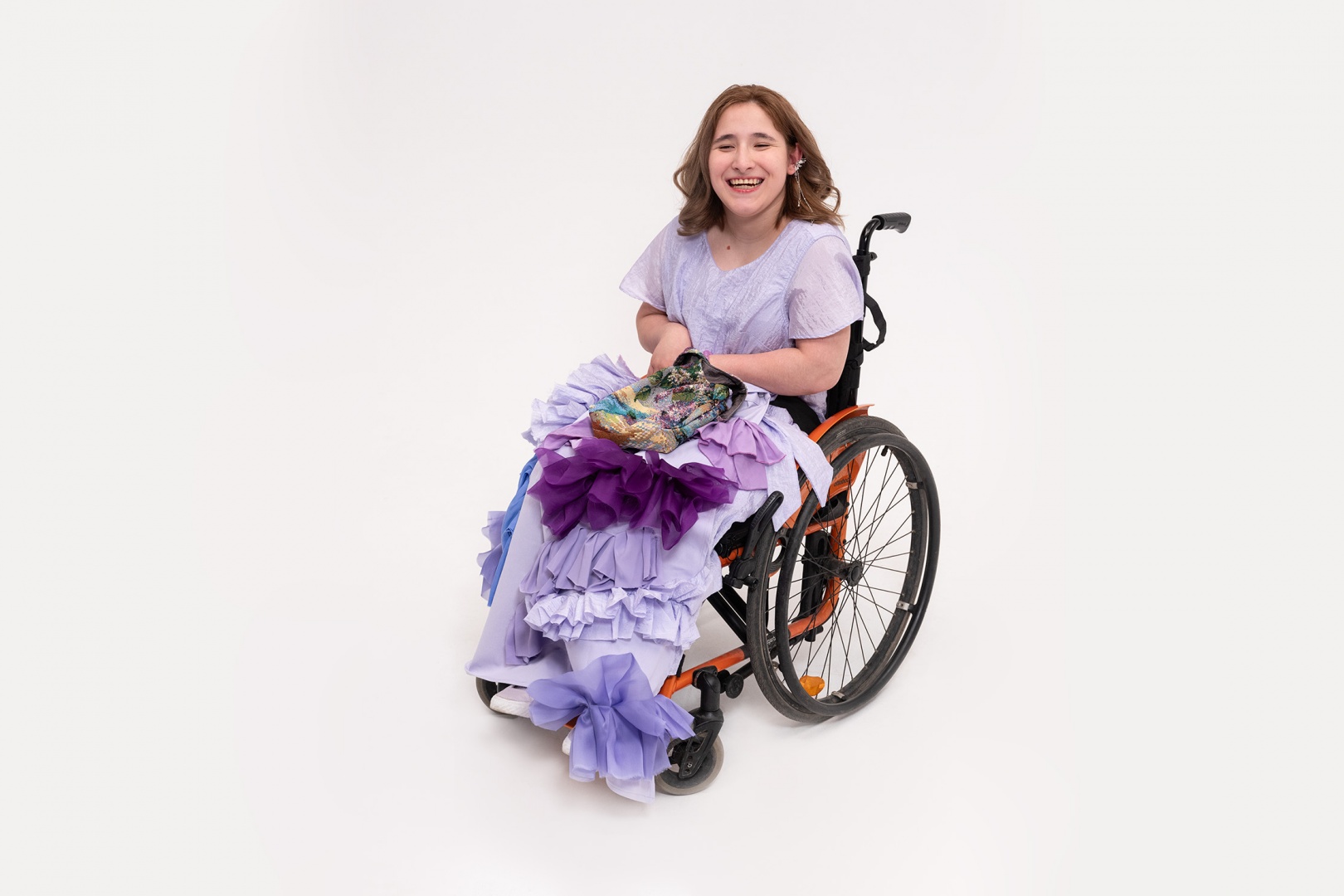 Студенты Британки придумали одежду для детей с церебральным параличом