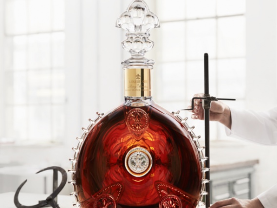 LOUIS XIII и Baccarat представляют 9-литровый хрустальный декантер