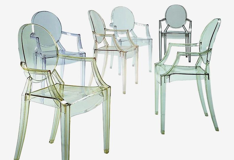 Цельный пластиковый стул Louis Ghost по дизайну Филиппа Старка