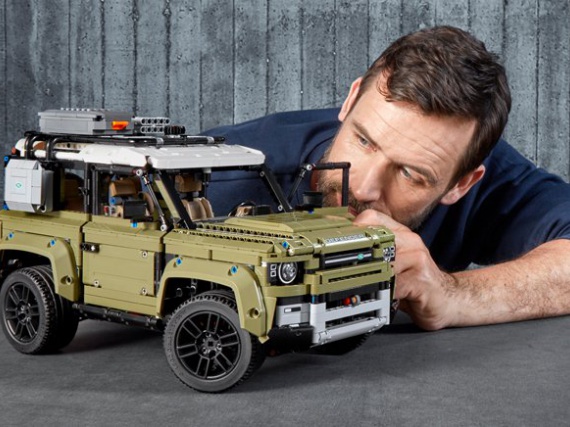 Коснтурктор LEGO Technic Land Rover Defender из 2573 деталей поступит в продажу с 1 октября