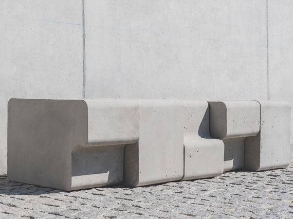 ​812 Creative Design создали скамью из бетона, песка и промышленных отходов