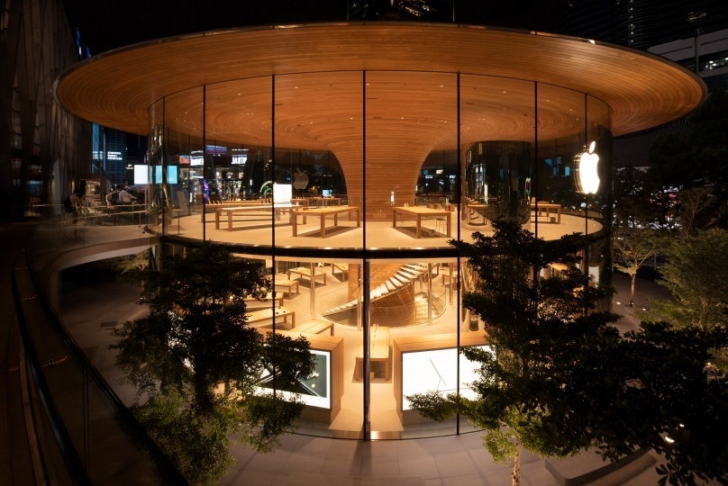 Foster+Partners построили новый Apple Store в Бангкоке