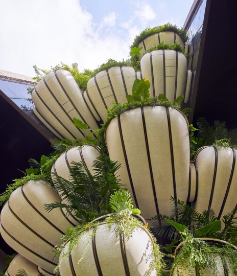 Heatherwick Studio построили в Сингапуре бетонный небоскреб