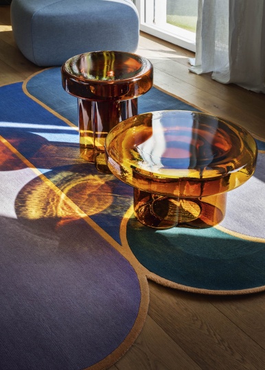 Яннис Гикас представил коллекцию столиков для Miniforms