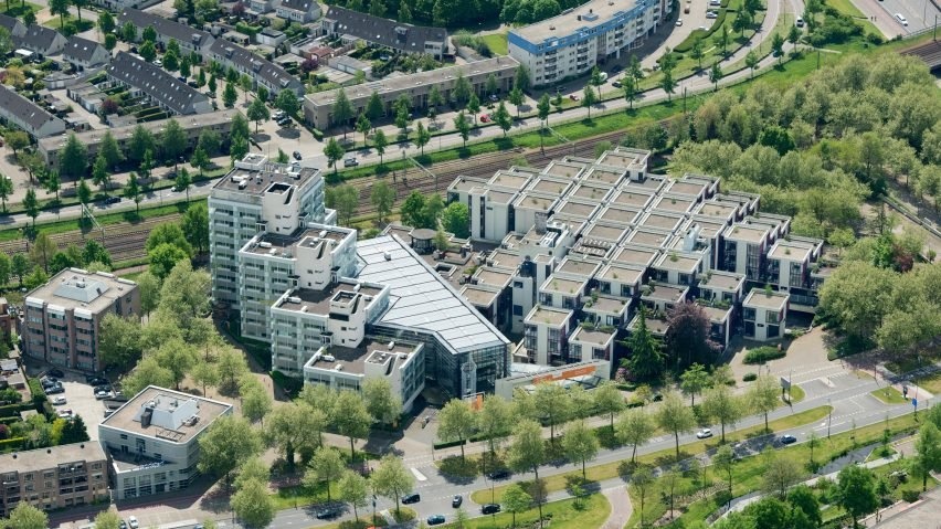 MVRDV превратят здание в Апелдорне по проекту Германа Херцбергера в жилой квартал
